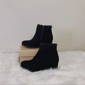 MK booties youth’s size 5 fit well women’s size 7